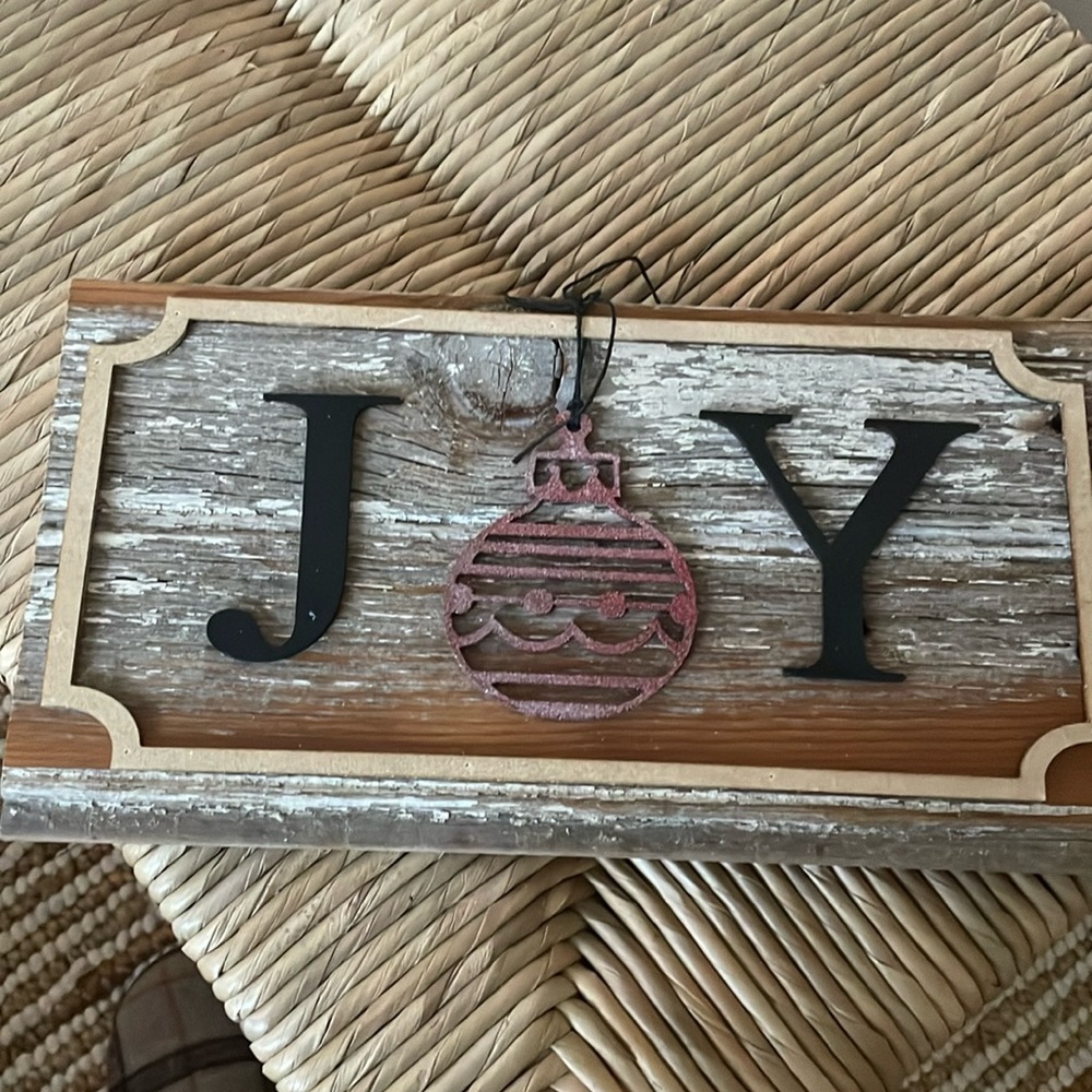 Wooden holiday sign